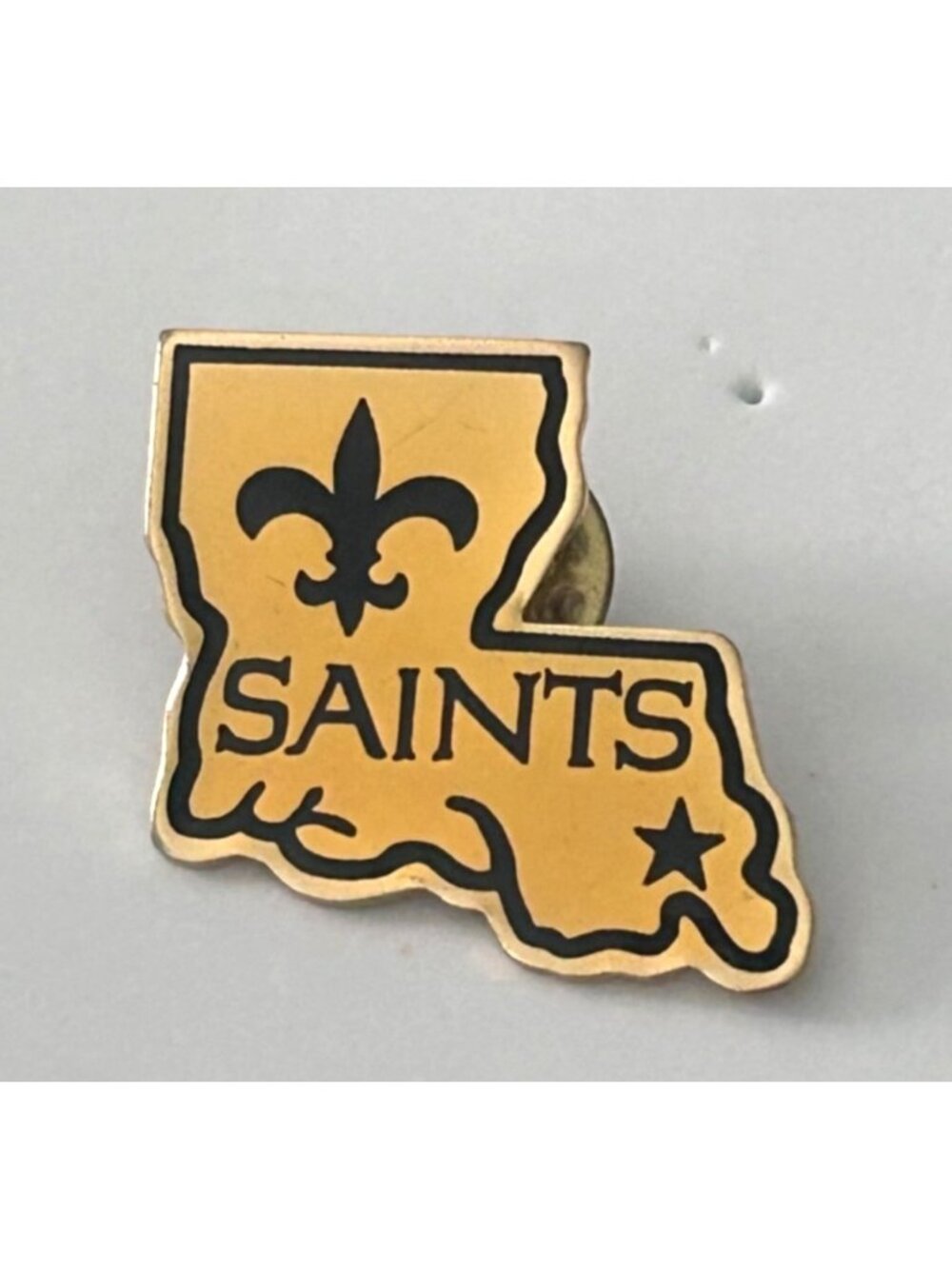 Vintage New Orleans Saints 1990 NFL Football Lapel Pin Louisiana State Shape Gol